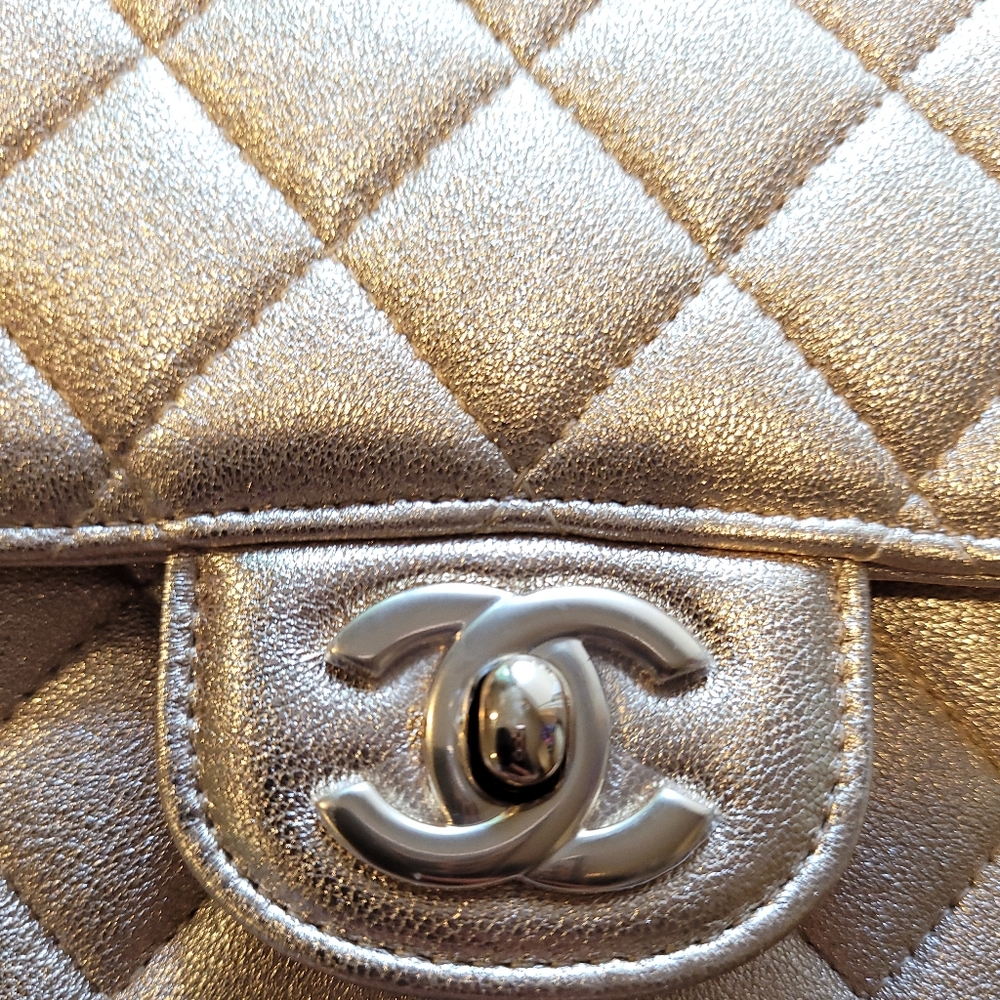 *Sold* BNWT Rare Chanel Classic Mini Square Crossbody Iridescent Metallic Gold - Picture 4 of 6